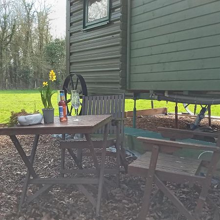 Glamping Malvern Shepherd Hut ภายนอก รูปภาพ