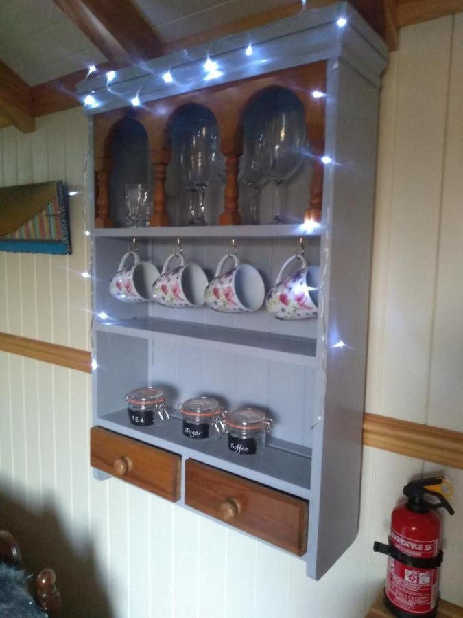 Glamping Malvern Shepherd Hut ภายนอก รูปภาพ