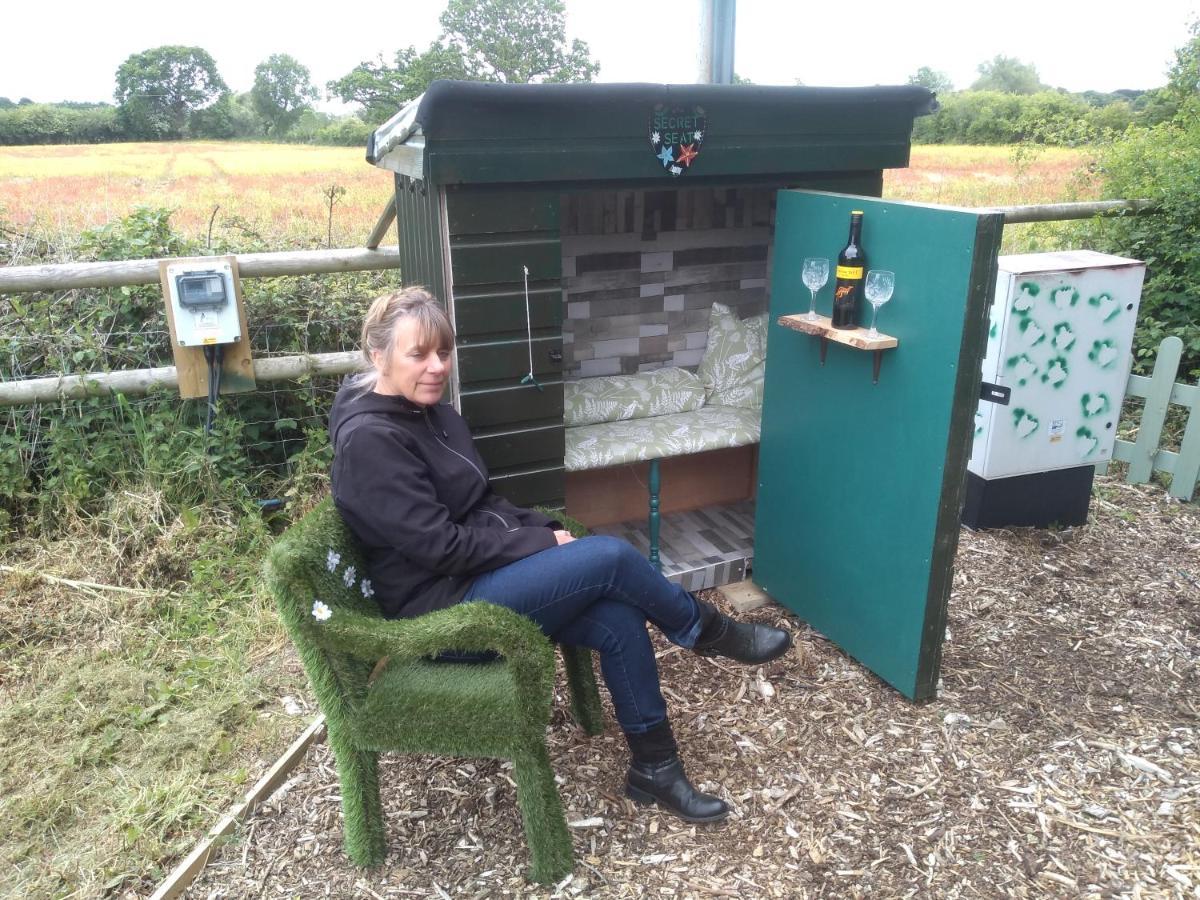 Glamping Malvern Shepherd Hut ภายนอก รูปภาพ