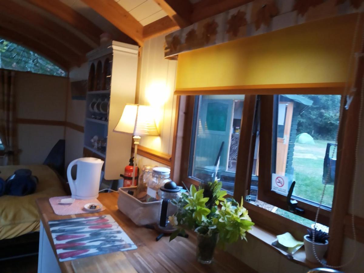 Glamping Malvern Shepherd Hut ภายนอก รูปภาพ