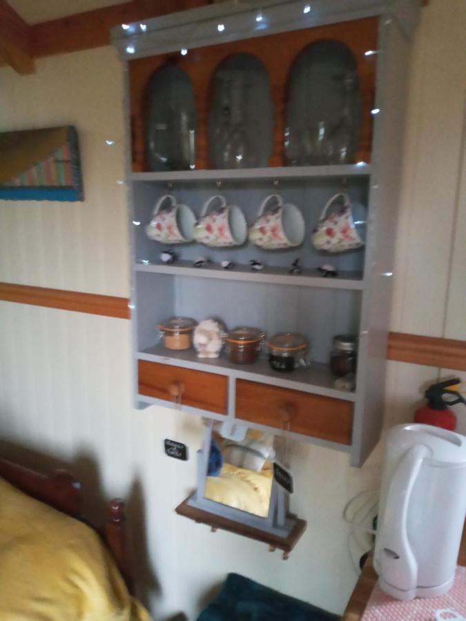 Glamping Malvern Shepherd Hut ภายนอก รูปภาพ