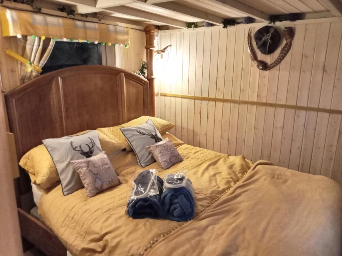 Glamping Malvern Shepherd Hut ภายนอก รูปภาพ