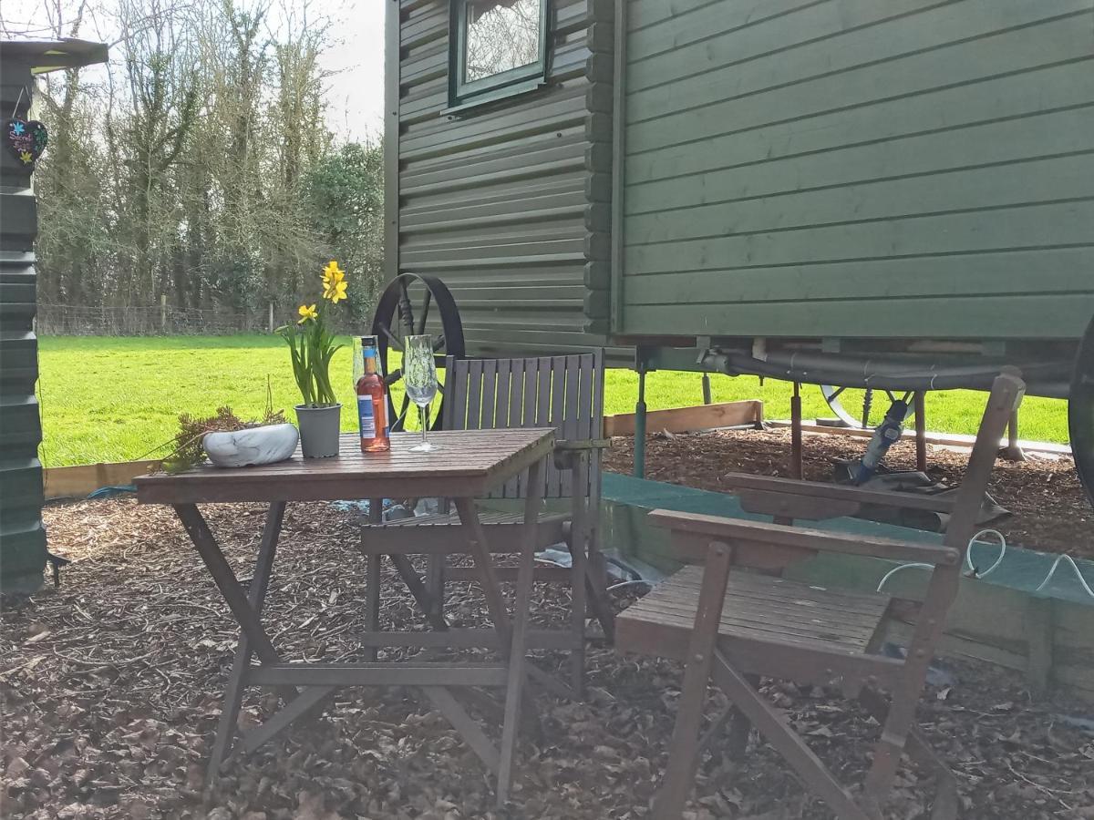 Glamping Malvern Shepherd Hut ภายนอก รูปภาพ