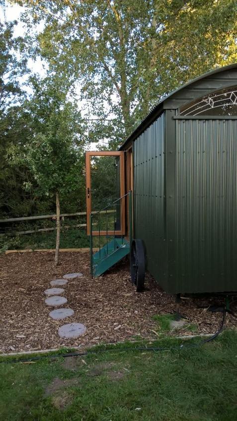 Glamping Malvern Shepherd Hut ภายนอก รูปภาพ