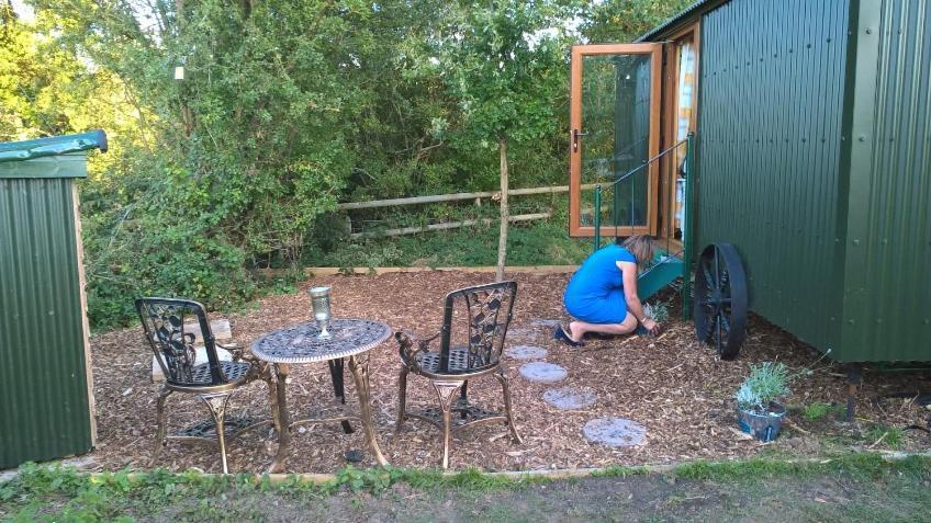 Glamping Malvern Shepherd Hut ภายนอก รูปภาพ